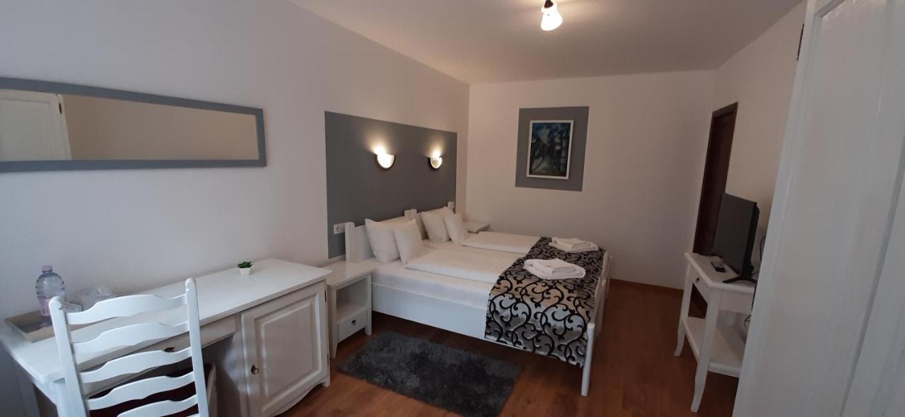 Gasthof Clara Sibiu Værelse billede